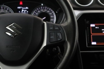 Suzuki Vitara III SUV Facelifting 1.0 BoosterJet 111KM 2019 Suzuki Vitara 1.0 BoosterJet, Salon Polska, Klima, zdjęcie 17