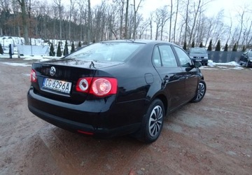 Volkswagen Jetta V 1.9 TDI 105KM 2006 Volkswagen Jetta 1.9tdi,klima,zarejestrowany 1.9 Diesel 105KM, zdjęcie 7