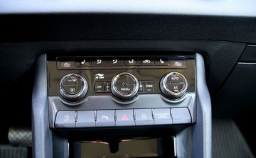 Skoda Karoq Crossover Facelifting 1.5 TSI ACT 150KM 2023 Skoda Karoq 1.5 TSI ACT Sportline DSG SalonPl Automat Gwarancja od RiA, zdjęcie 29