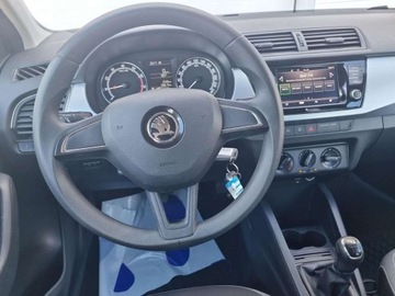 Skoda Fabia III Hatchback Facelifting 1.0 TSI 95KM 2019 Skoda Fabia Skoda Fabia 1.0 TSI Ambition Benzyna 95KM, zdjęcie 14