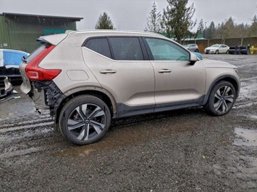 Volvo XC40 2023 Volvo XC 40 Ultimate 2023 2.0 Benzyna 194KM, zdjęcie 3
