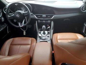 Alfa Romeo Giulia II Sedan Facelifting 2.0 Turbo 280KM 2022 Alfa Romeo Giulia Sport TI AWD 2.0 Benzyna 280KM, zdjęcie 8