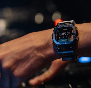 NOWY ZEGAREK CASIO G-SHOCK GM-5600SS-1ER GRAFFITI