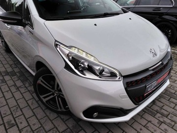 Peugeot 208 I Hatchback 5d Facelifting 1.2 PureTech 110KM 2016 Peugeot 208 GT Line Kamera Klimatronik PDC Sensor Alu 1.2 Benzyna 110KM, zdjęcie 3