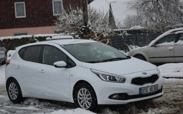 Kia Ceed II Hatchback 5d Facelifting 1.4 DOHC 100KM 2015 Kia Ceed 1.4B 2015r Kamera 2 Kpl Kol Grzane Fotele i Kierownica Sprowadzony