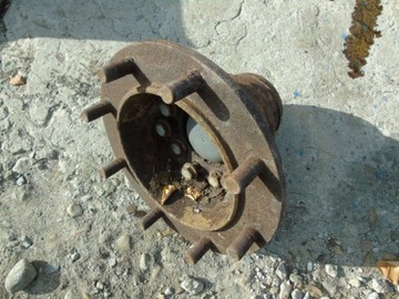 RENAULT MIDLUM 220 ПЕРЕДНЯЯ СТУПИЦА