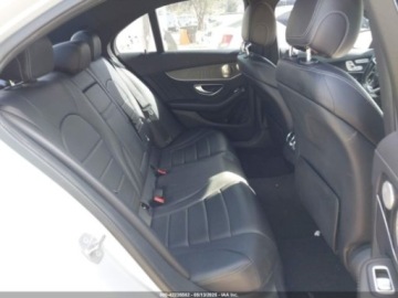 Mercedes Klasa C W205 2017 Mercedes-Benz Klasa C 2017 MERCEDES-BENZ C 300 LUXURYSPORT 2.0 Benzyna, zdjęcie 13
