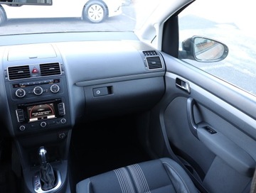 Volkswagen Touran II 2.0 TDI 140KM 2012 VW Touran 2.0 TDI, DSG, Skóra, Navi, Xenon, Klima, zdjęcie 7