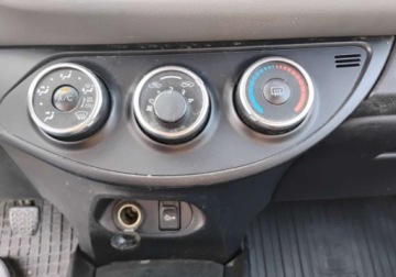 Toyota Yaris III Hatchback 5d Facelifting 1.0 VVT-i 69KM 2016 Toyota Yaris 2016r, 1.0 LPG. Uszkodzony lewy bok. Jezdzi. BenzynaLPG 70KM, zdjęcie 13