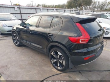 Volvo XC40 2021 Volvo XC 40 T5 Momentum 2021 2.0l 2.0 Benzyna 248KM, zdjęcie 3