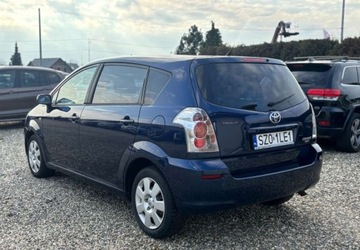 Toyota Corolla Verso E120 1.8 VVT-i 130KM 2004 Toyota Corolla Verso 2004r 1.8 Benzyna 129KM, zdjęcie 2