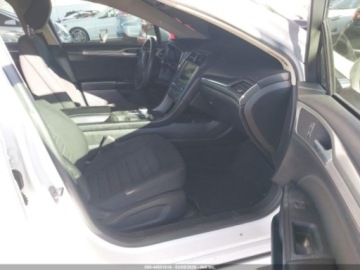 Ford Fusion 2020 Ford Fusion Hybrid Se 2020 2.0 Hybryda 141KM, zdjęcie 9