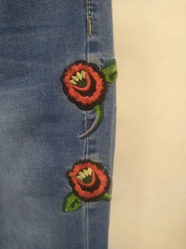 Spodnie damskie Desigual jeansy haft kwiaty 36
