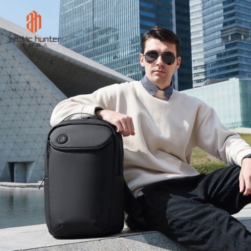 Рюкзак Arctic Hunter B00555 для ноутбука 17,3 см с USB, два отделения, черный