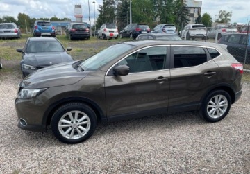 Nissan Qashqai II Crossover 1.2 DIG-T 115KM 2017 Nissan Qashqai Niski przebieg, Bardzo dobry stan, Bogata wersja 1.2 Benzyna, zdjęcie 1