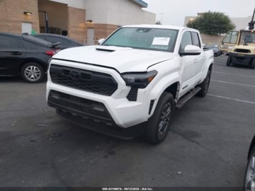 Toyota Tacoma II 2024 Toyota Tacoma Tacoma trd sport 4wd 2.4 Benzyna 278KM, zdjęcie 1