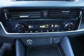 Nissan Qashqai III Crossover 1.3 DIG-T MHEV 158KM 2023 Nissan Qashqai TEKNA+ SKÓRA nawi 4 KAMERY line, zdjęcie 30