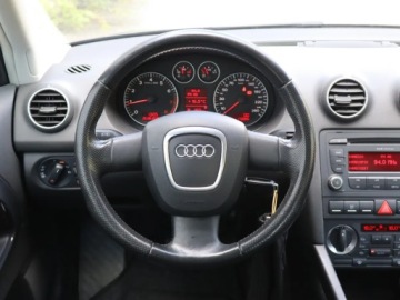Audi A3 8P Hatchback 3d 1.6 102KM 2007 Audi A3 1.6, Klima, Klimatronic,ALU, zdjęcie 12