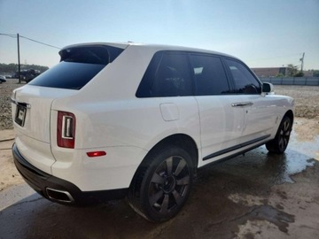 Rolls-Royce 2021 Rolls-Royce Cullinan 2021 6.8l 6.8 Benzyna 563KM, zdjęcie 3