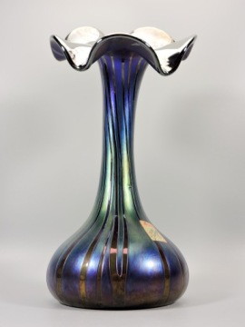 Ваза Joska Design Loetz из переливчатого стекла Flower 1960