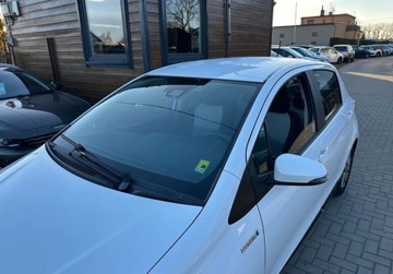 Toyota Yaris III Hatchback 5d Facelifting Hybrid 100KM 2017 Toyota Yaris 1,5 Benzyna Hybryda Automat GWARANCJA Zamiana Zarejestrowany, zdjęcie 33