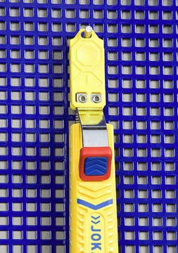 Нож для снятия изоляции Secura 8–28 мм с принадлежностями