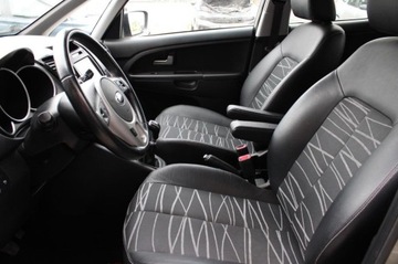 Kia Venga Mikrovan Facelifting 1.6 DOHC 124KM 2015 KIA Venga Business Line, zdjęcie 8