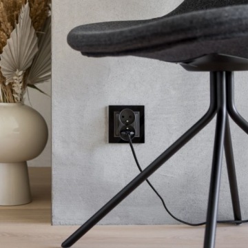 Одинарный разъем, матовый черный DW1.01/49 Simon