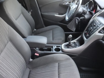 Opel Astra J Sports Tourer 1.7 CDTI ECOTEC 125KM 2012 Opel Astra 1.7 CDTI, Klima, Tempomat, Parktronic, zdjęcie 8
