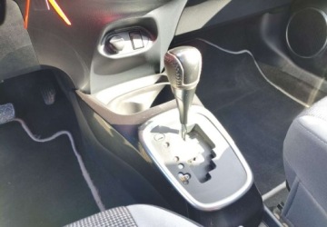 Toyota Yaris III Hatchback 5d Facelifting 2017 1.5 Dual VVT-iE 111KM 2019 Toyota Yaris Toyota Yaris 1.5 20th Anniversary CVT 1.5 Benzyna 111KM, zdjęcie 31