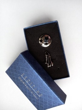 Запонки Футбольные бутсы Кроссовки