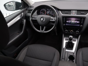 Skoda Octavia III Liftback Facelifting 1.5 TSI ACT 150KM 2019 Skoda Octavia 1.5 TSI, Salon Polska, Klima, zdjęcie 6