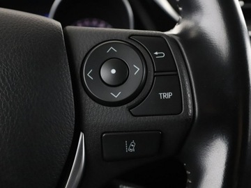 Toyota Auris II Hatchback 5d Facelifting 1.8 Hybrid 136KM 2017 Toyota Auris Edition-S+ kamera grzane fotele, zdjęcie 28