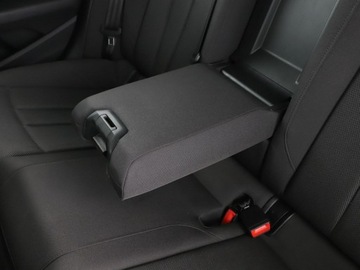 Audi A4 B9 Avant 2.0 35 TFSI  150KM 2019 Audi A4 Avant navi klima auto kamera i czujniki, zdjęcie 36