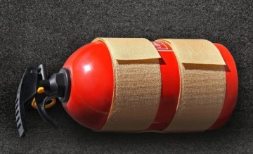 БЕЖЕВЫЙ ДЕРЖАТЕЛЬ ДЛЯ ОГНЕТУШИТЕЛЯ НА БАГАЖНИК С ЛИПУЧКОЙ