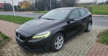 Volvo V40 II Hatchback Facelifting 2.0 D2 120KM 2018 Volvo V40 2018 r. Full LED SKORA nawigacja 2.0 Diesel 120KM