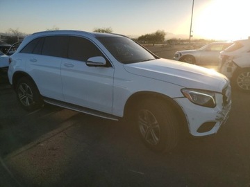 Mercedes GLC C253 2018 Mercedes-Benz GLC 300 4Matic 2018 2.0 Benzyna 241KM, zdjęcie 4