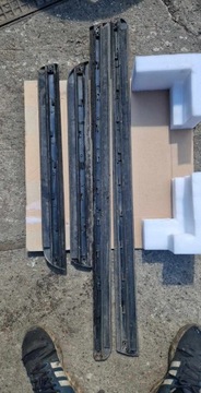 A4 B6 LY7J LIŠTA DVEŘE KOMPLET