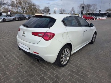 Alfa Romeo Giulietta Nuova II Hatchback 5d 2.0 JTD 16v 140KM 2012 Alfa Romeo Giulietta 2.0 Diesel 140KM, zdjęcie 5