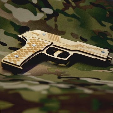 ДЕРЕВЯННЫЙ ИГРОВОЙ РЕЗИНОВЫЙ ПИСТОЛЕТ