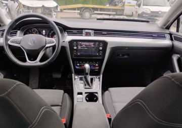 Volkswagen Passat B8 Limousine Facelifting 1.5 TSI EVO 150KM 2021 Volkswagen Passat 2021r, 1.5TSI. AUTOMAT. Uszkodzony lewy przod i tyl. Je, zdjęcie 6