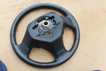 AURIS I E15 VOLANT KŮŽE