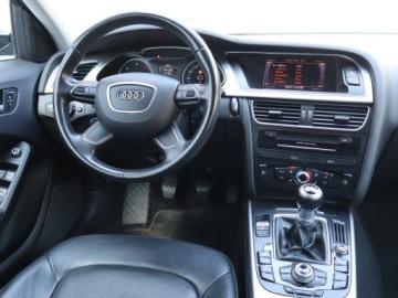 Audi A4 B8 Avant Facelifting 2.0 TDI 112g 136KM 2012 Audi A4 2.0 TDI, Skóra, Klima, Klimatronic, zdjęcie 6