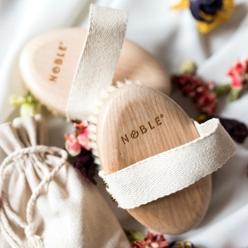 Антицеллюлитная щетка для массажа тела NOBLE Dark Agave