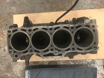 Mazda F2 Блок двигателя