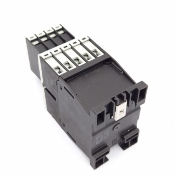 КОНТАКТОР MOELLER DILM7-10 230В/240В DILM32-XHI11