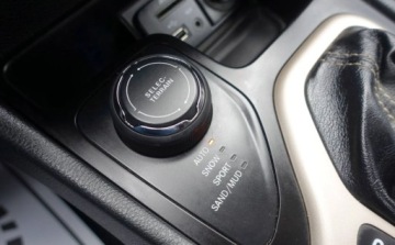 Jeep Cherokee V Terenowy 2.0 MJD 170KM 2014 Jeep Cherokee 2.0Mjet 170KM 4x4 4WD LIMITED Full opcja Zero korozji Niski, zdjęcie 22