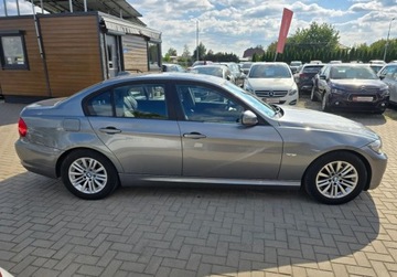 BMW Seria 3 E90-91-92-93 Limuzyna E90 318i 143KM 2010 BMW Seria 3 2,0 Benzyna 143 KM Automat Serwis GWARANCJA Zamiana Zarejestro, zdjęcie 2