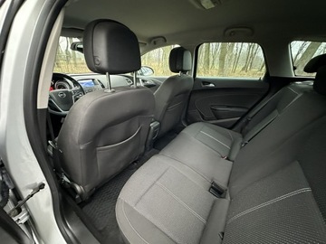 Opel Astra J Sports Tourer Facelifting 2.0 CDTI ECOTEC 165KM 2013 Opel Astra Sport Tourer 2.0 CDTI 165 KM 2013r. Xen, zdjęcie 21