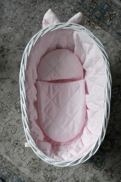 Плетеная колыбелька для кукол, цвет БЕЛЫЙ, изготовлена ​​из лозы.